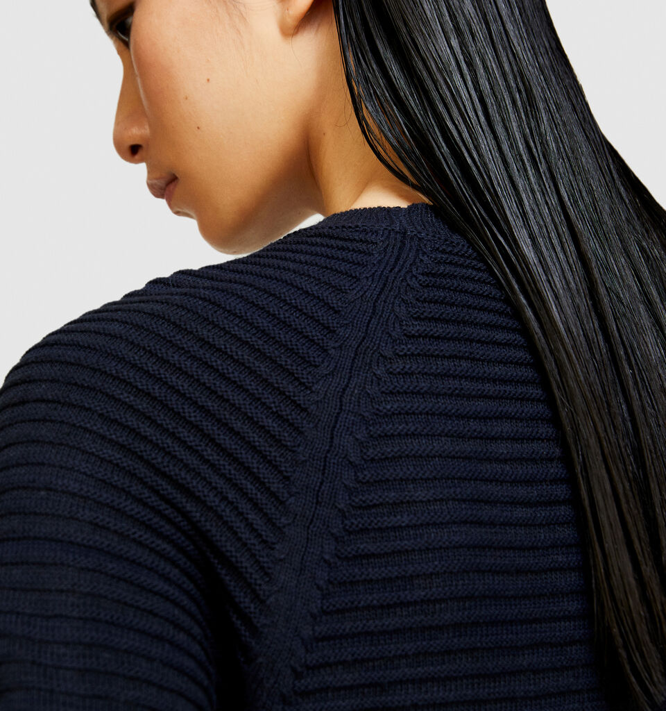 Solid colored sweater - women's crew neck sweaters - Dark Blue | Sisley image number 5